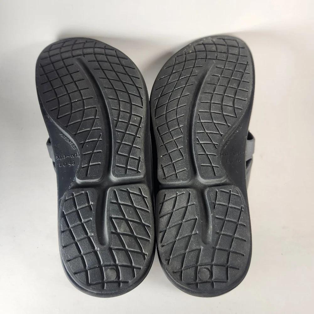 OOFOS Men's Original Sport Sandal Size 13 EU 46 Black Comfort Recovery Shoe - Picture 5 of 10